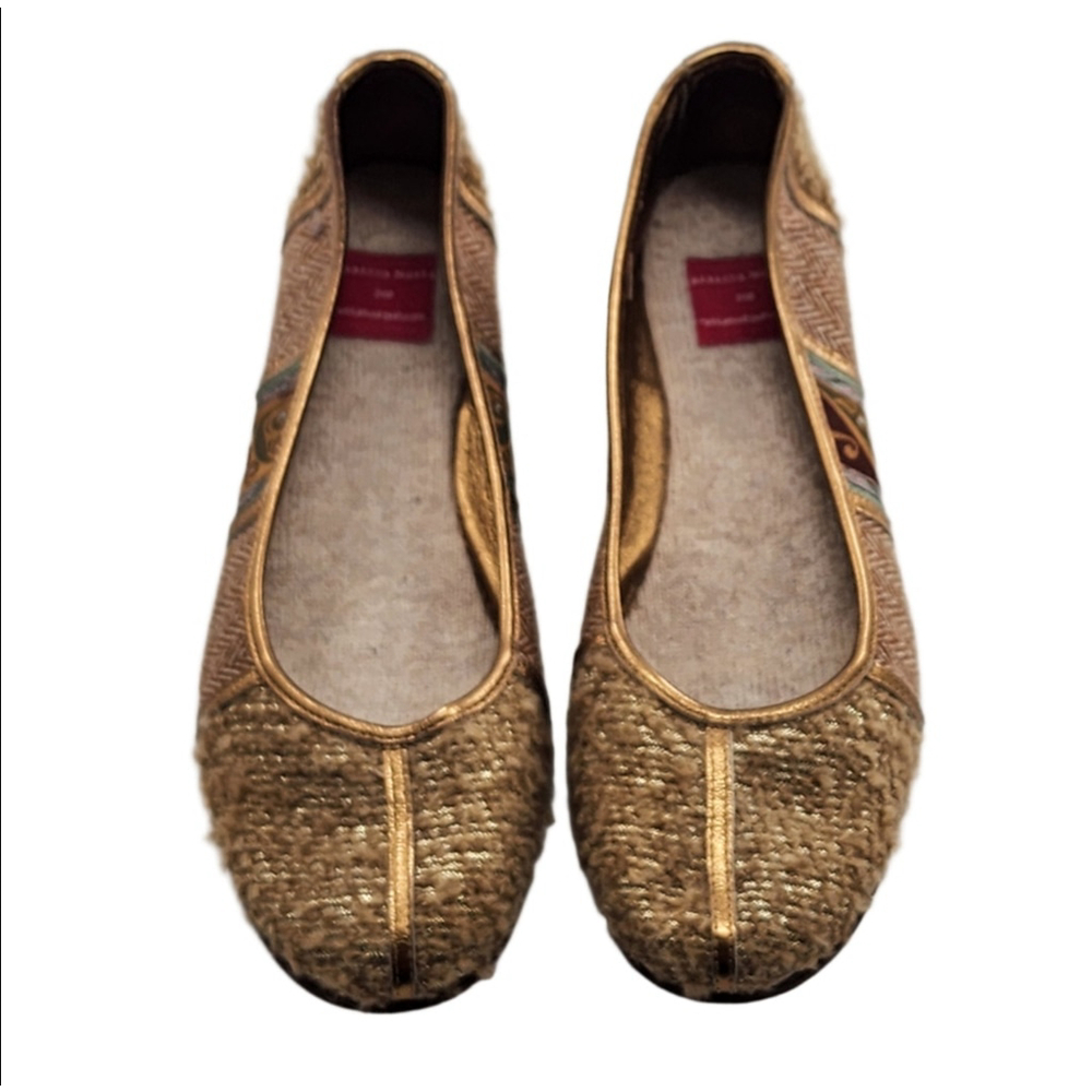 REBECCA MOSES for Wild Aboutā Cashmere Tan Fabric Flats with Gold Trim Size 9